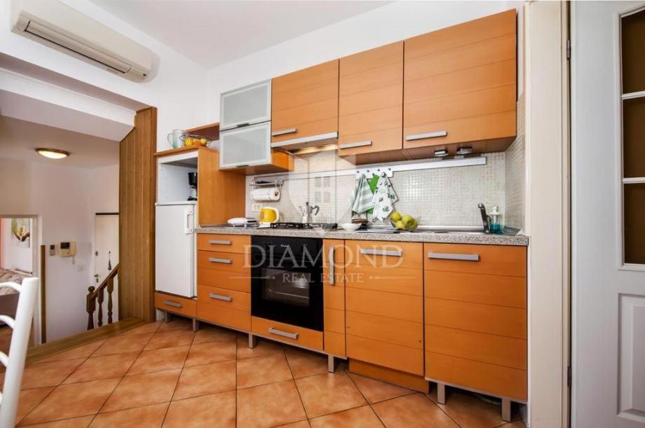 Santa Eufemia Rovinj 10Min Walk To City & Free Garage Parking Apartment Exterior photo